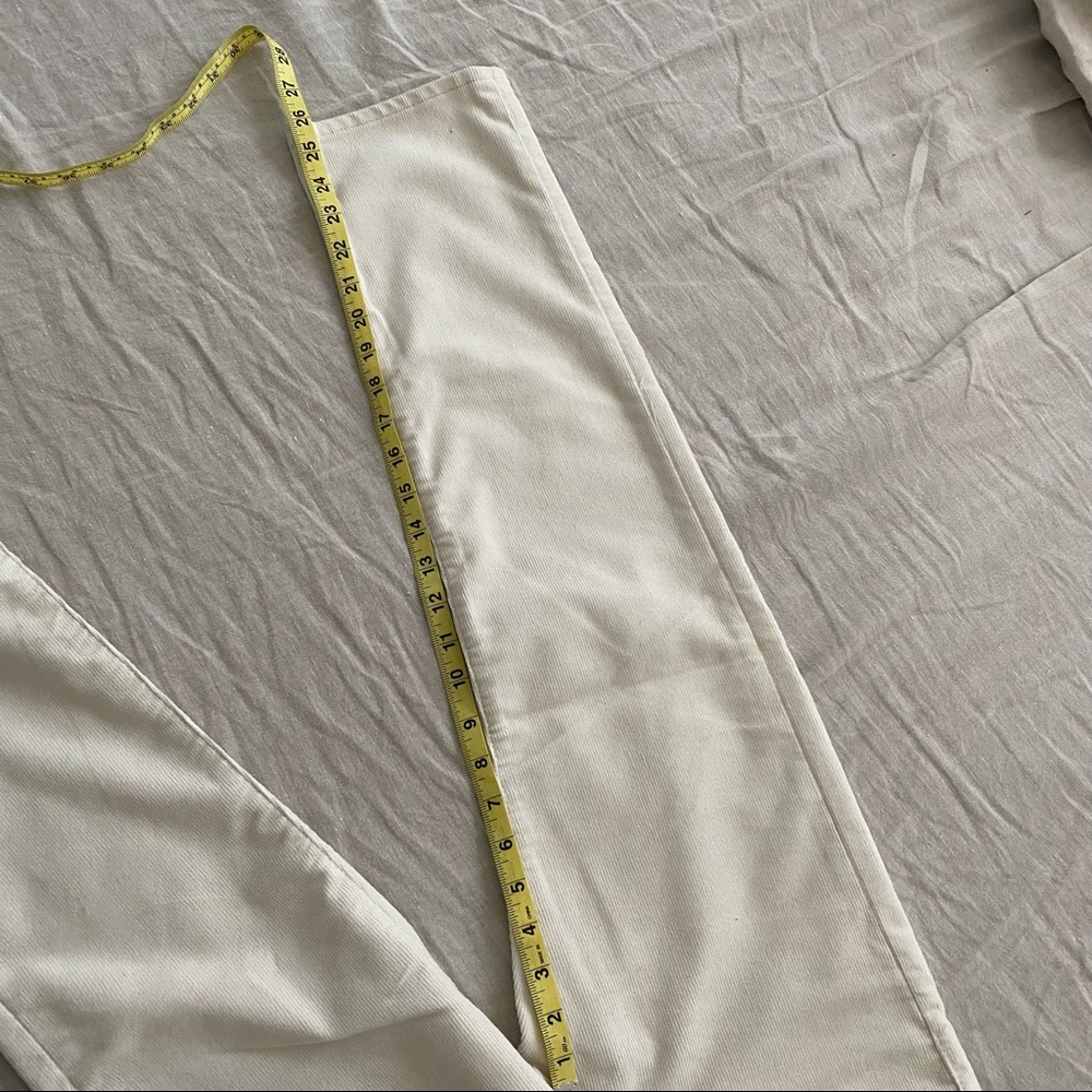 Levi's Cream Wedgie Straight Jeans - Picture 7 of 8